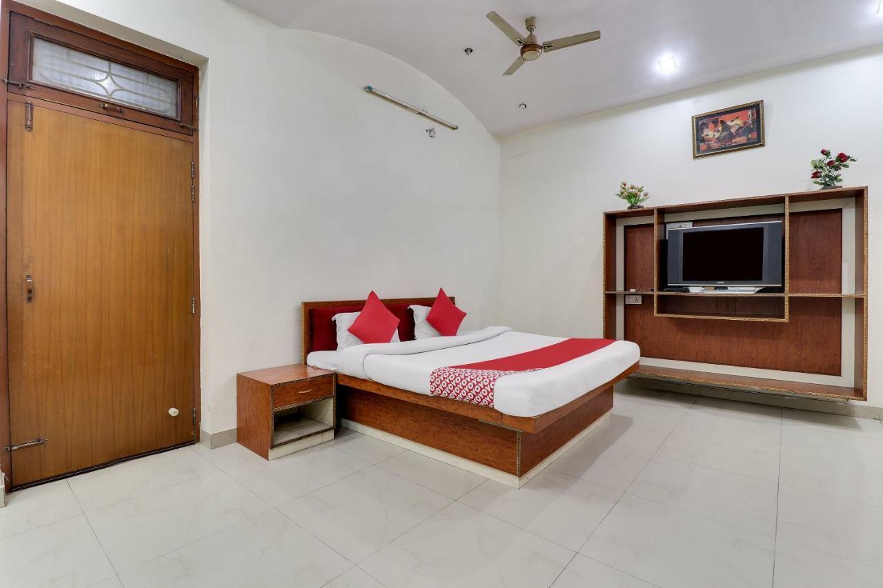 Oyo 43936 Hotel Rajputana Palace Farrukhabad Exteriör bild