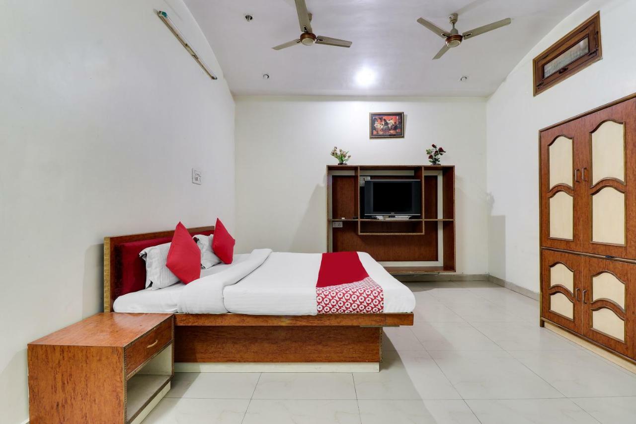 Oyo 43936 Hotel Rajputana Palace Farrukhabad Exteriör bild